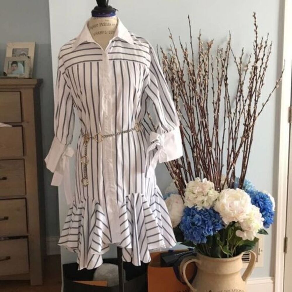 Midi dress with long sleeves
